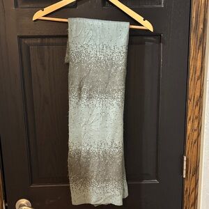 Elegant Gradient Green Women’s Scarf